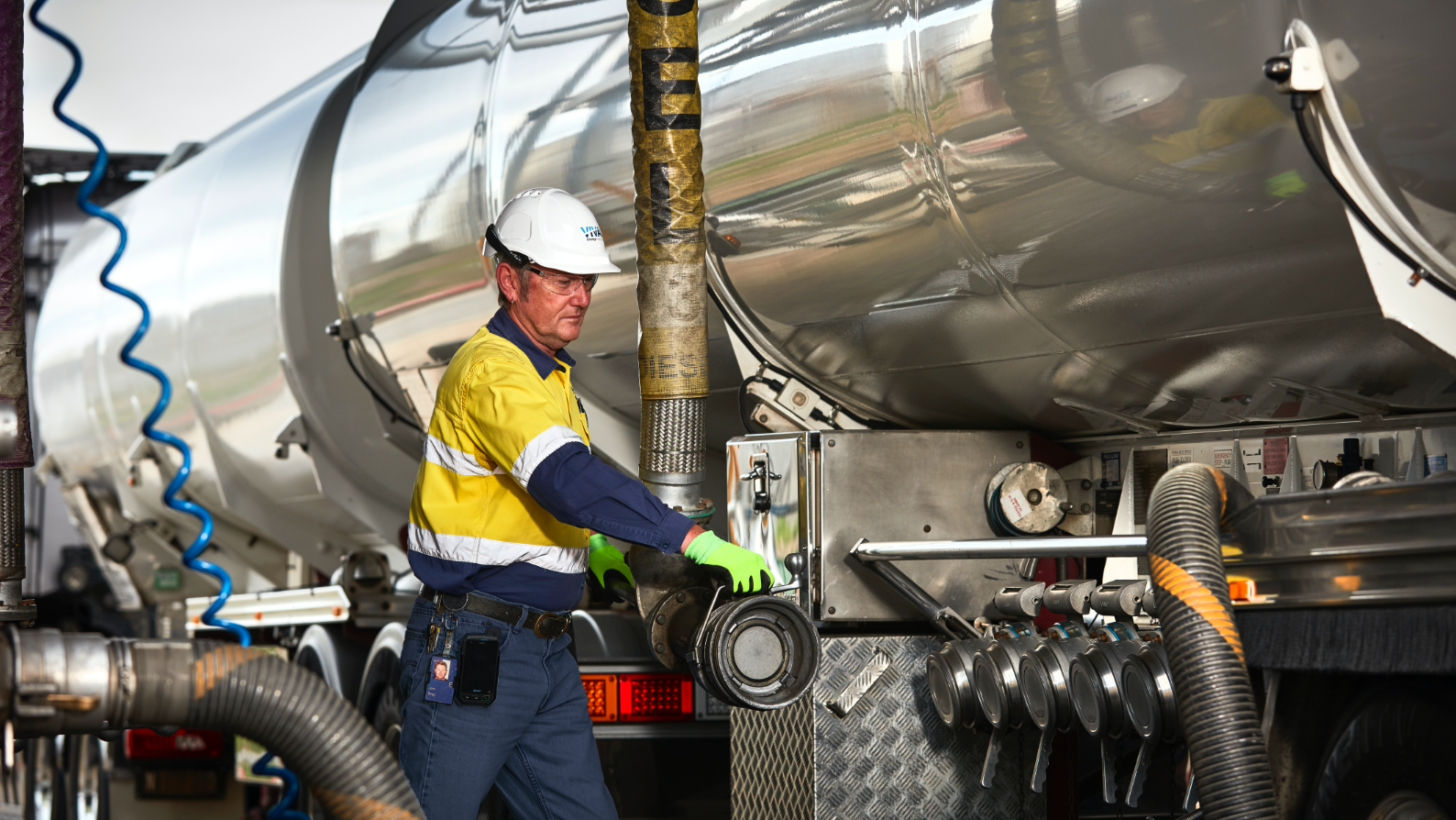 Delivering_fuel_across_Australia